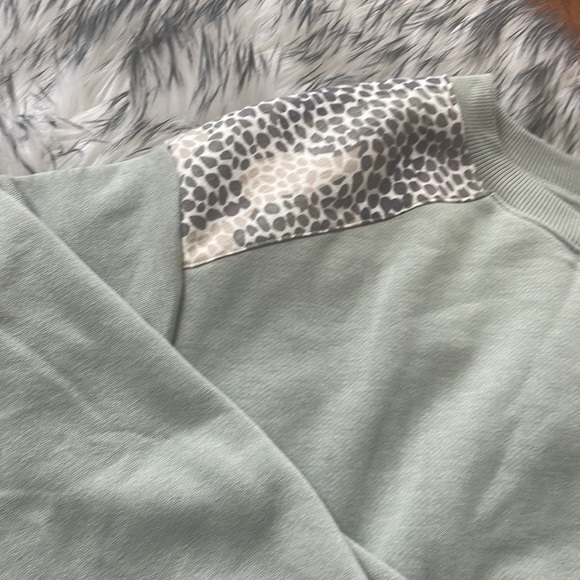 Oli ViV Crewneck Sweatshirt. NWT size 2x - Picture 3 of 7